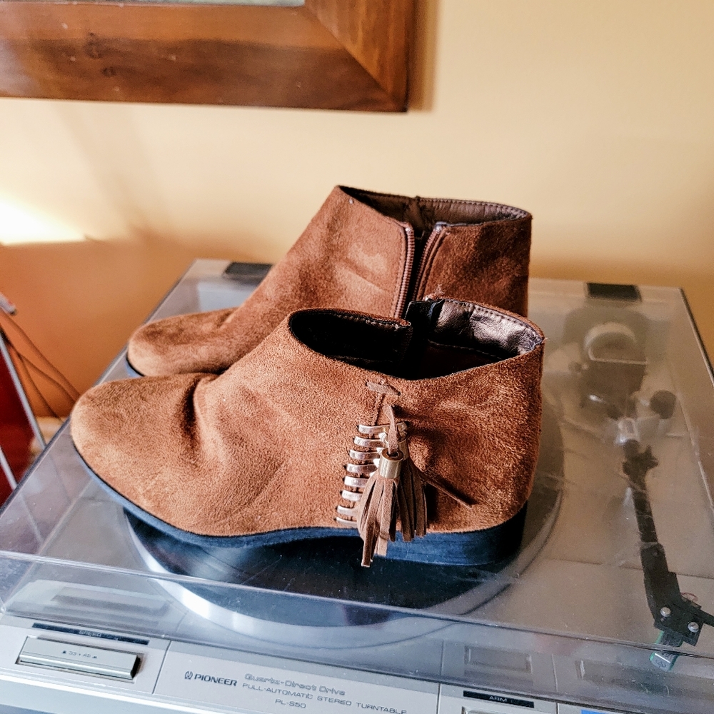 Suede new boots tan brand new